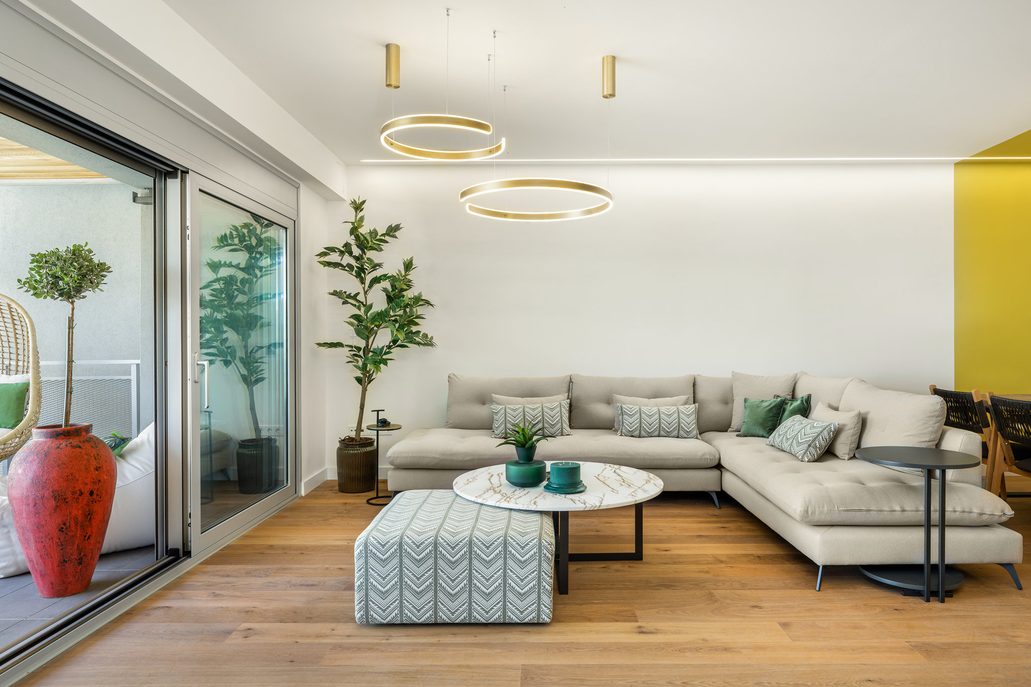 Apartment renovation in Thessaloniki - living area sofa